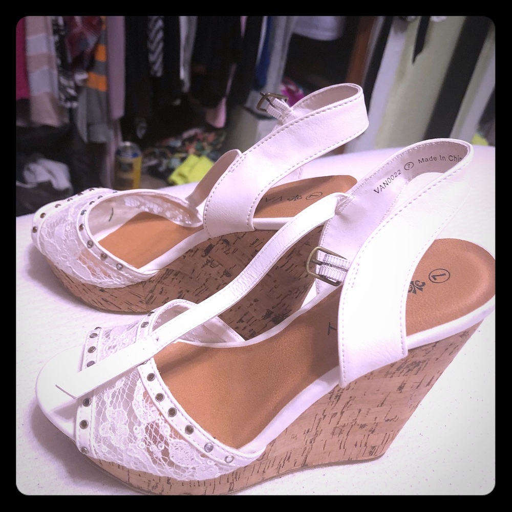 Vanity wedges